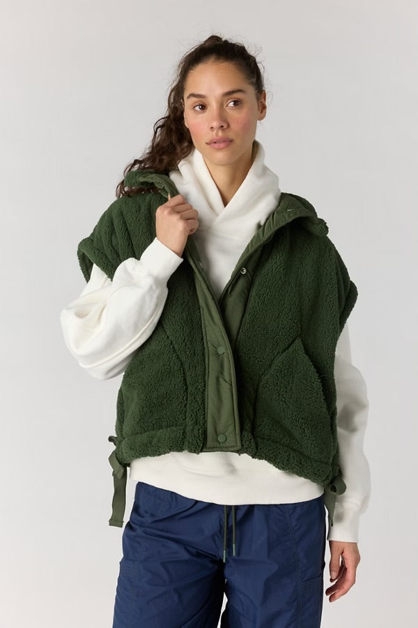 Scout It Out Vest/ Ivy