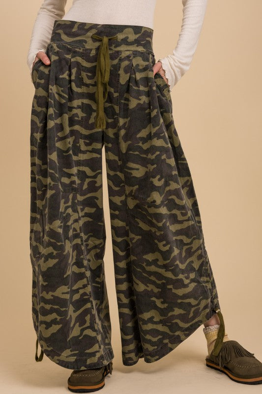 Rushed Wide leg Camo Pants