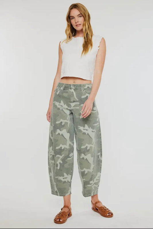 High rise horseshoe fit camo jean